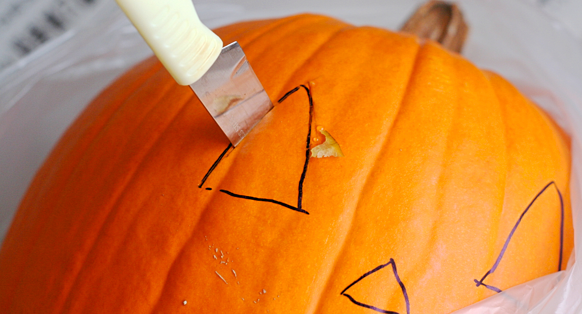 本物のかぼちゃ「大」（直径25cmほど）でハロウィンランタンを作ってみた