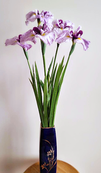素人の方向け：花菖蒲はどんな花器（花瓶）に生けるのが良い？