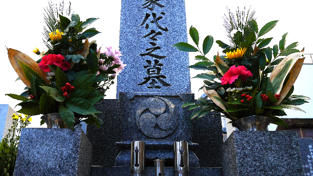 仏壇・お墓の正月の花はどうしたらいい？